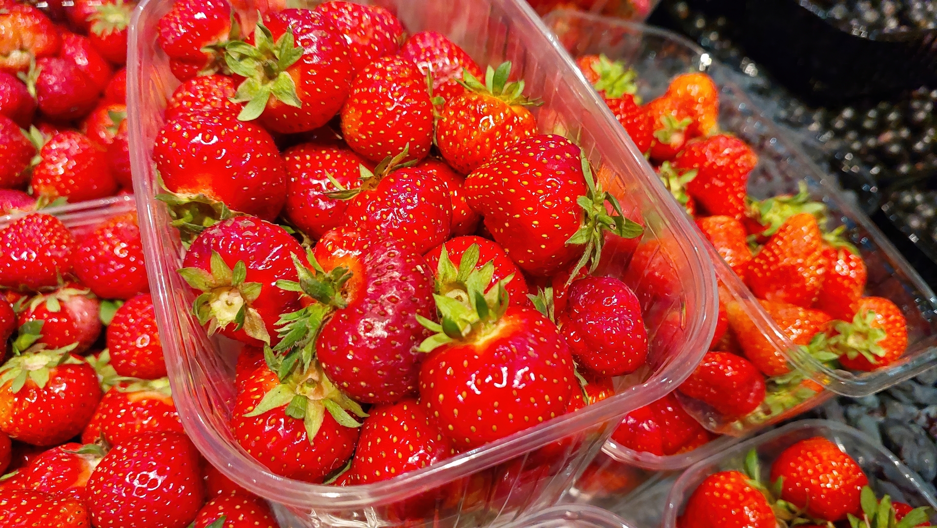 Medium Vecteezy Fresh Strawberries Stacked In Clear Containers At A Local 73421091 Medium